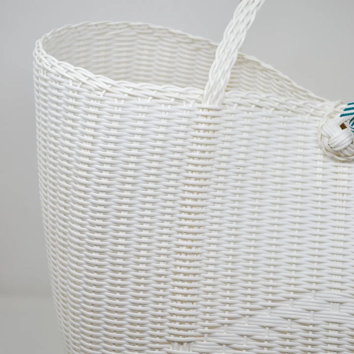 The Lilley Line Medium Tote - Solid White