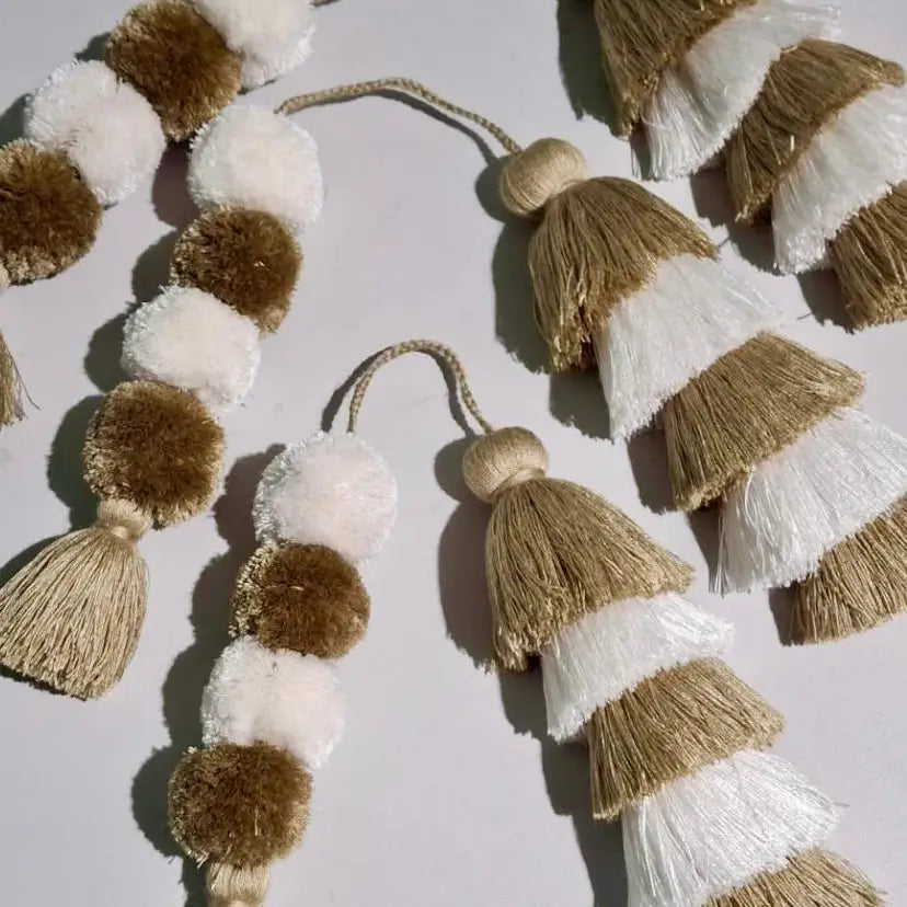 The Lilley Line Flair Pom - Beige + White