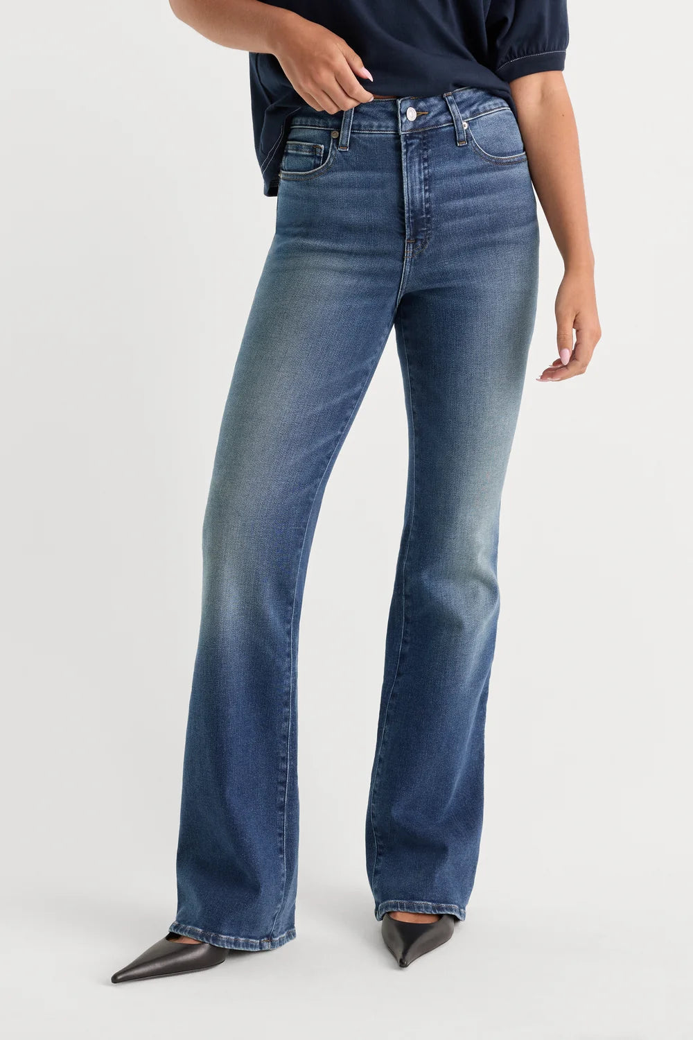 Good American Soft Tech Good Petite Bootcut Jeans- Newcrest