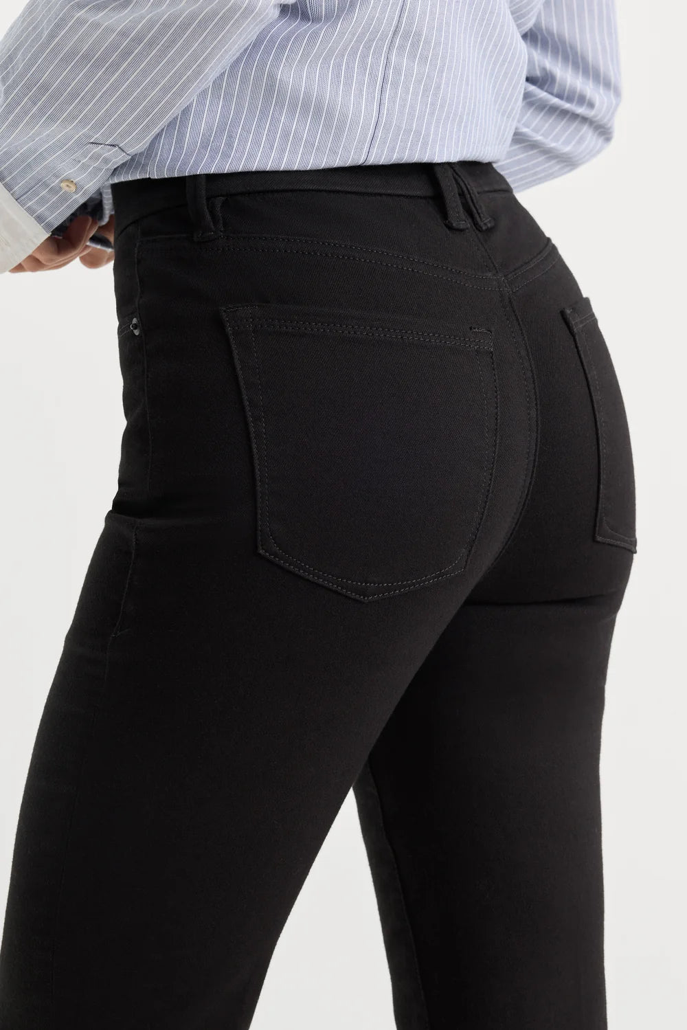 Good American Never Fade Good Classic Slim Bootcut Jeans- Black