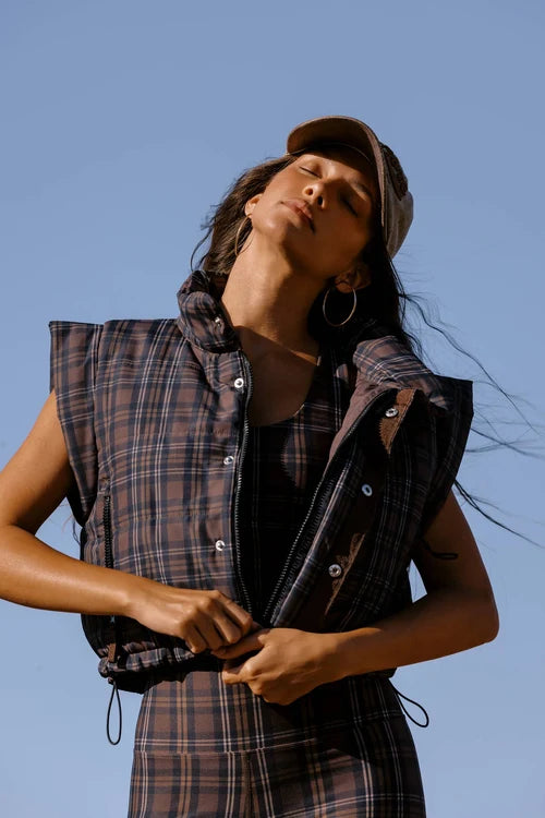 Beach Riot Canyon Puffer Vest - Chocolate Bar Plaid