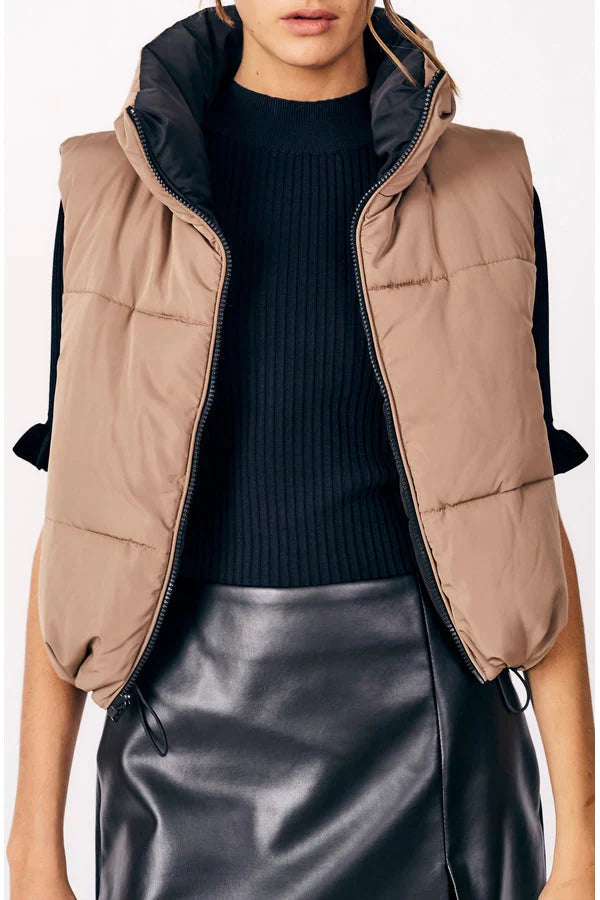 Deluc Kansas Reversible Puffer Gilet - Black