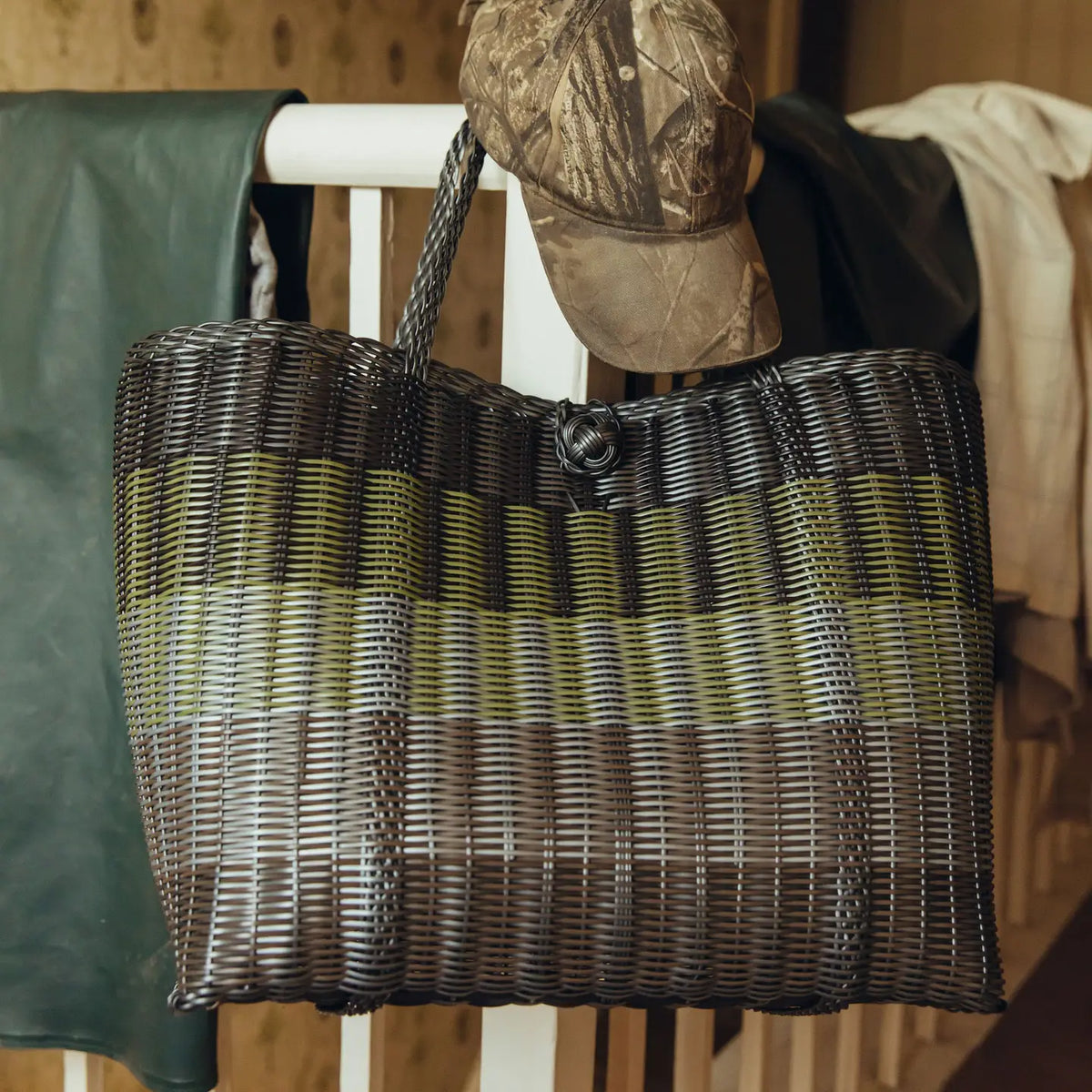 The Lilley Line Medium Tote - Camo Dark