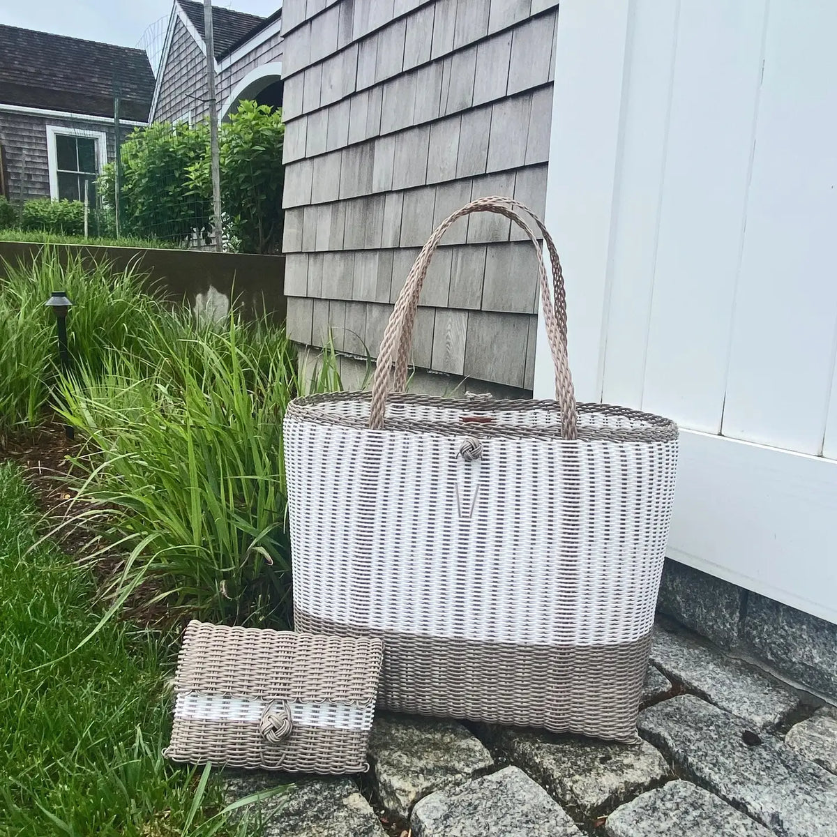 The Lilley Line Medium Tote - Rothko White + Putty