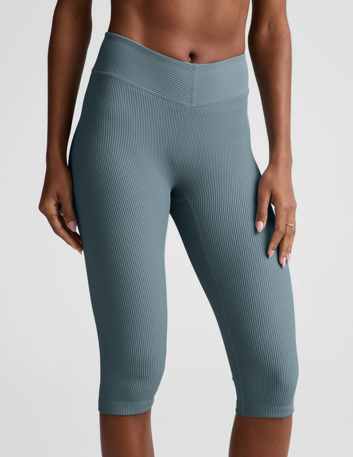 Beyond Yoga Impulse Ribbed V-Waist Pedal Pusher Legging- Shaken Blue