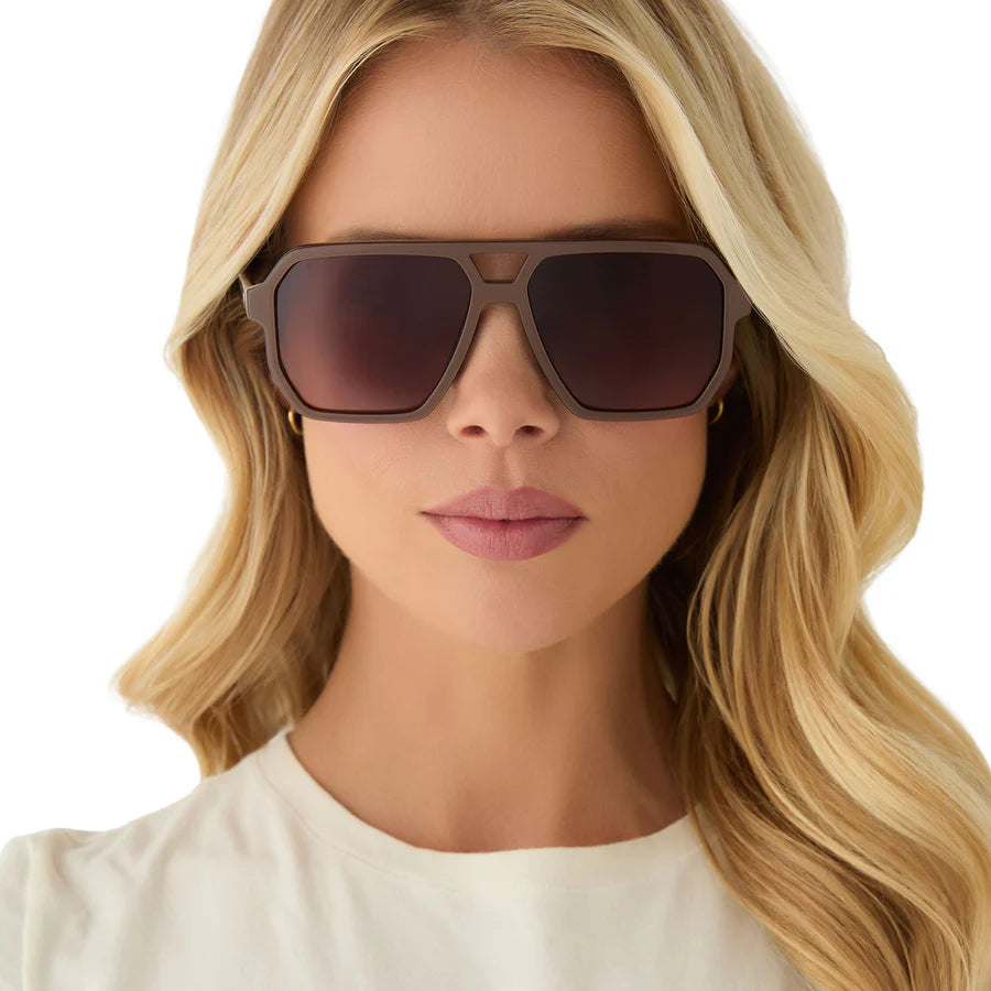 DIFF Eyewear Women’s Cameron Polarized Sunglasses - Moscow Mule + Brown Gradient