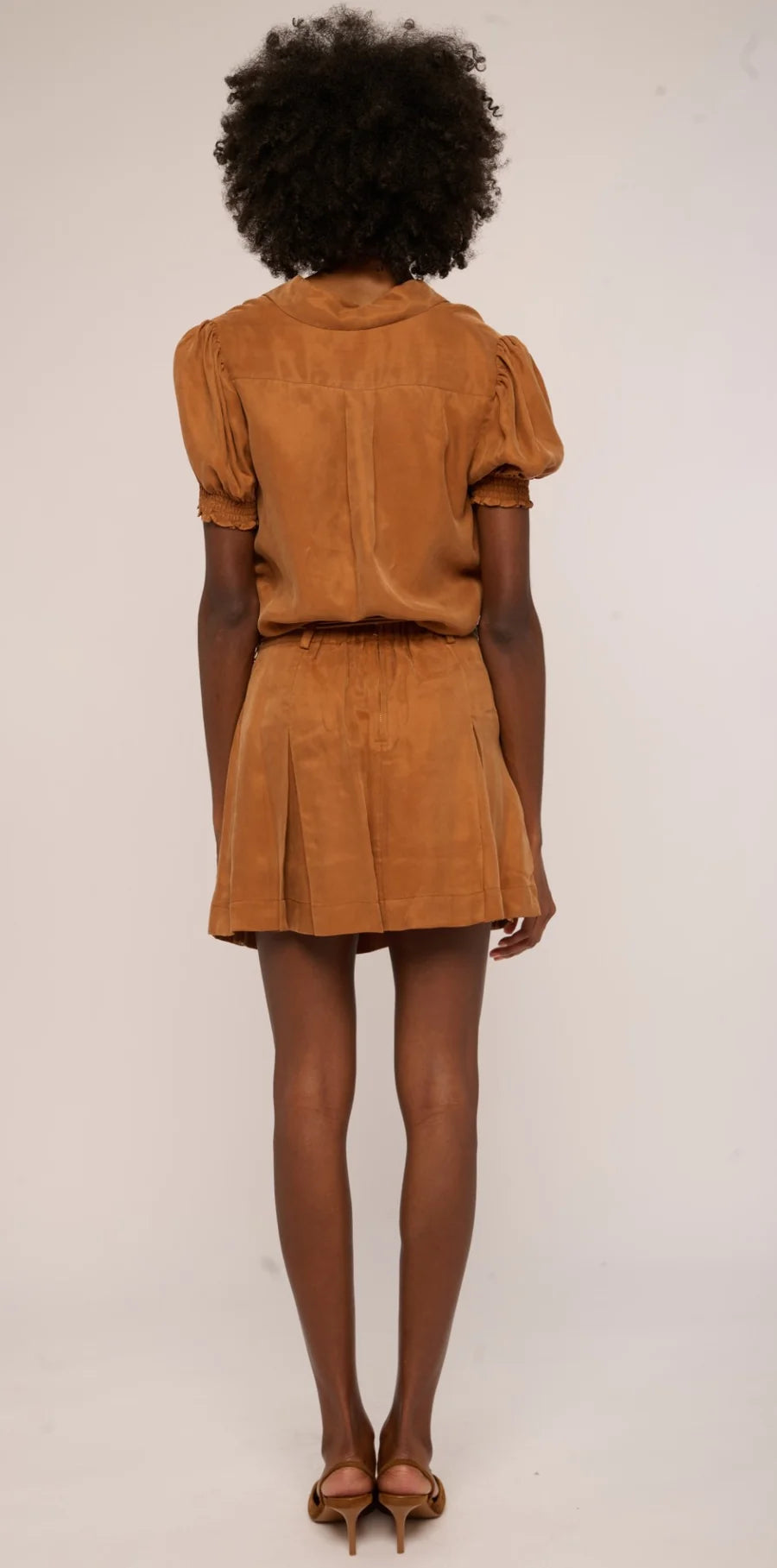 Love the Label Faelyn Top- Cognac