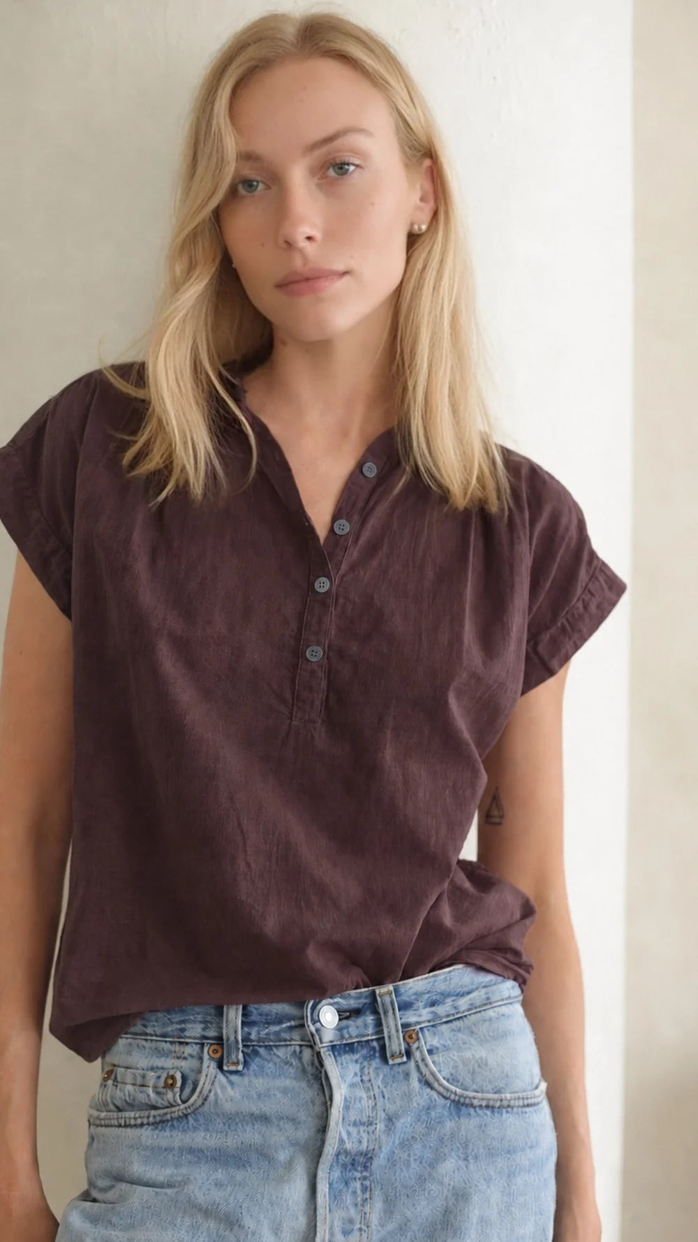Felecite Womens Short Sleeve Linen Button Down- Bark