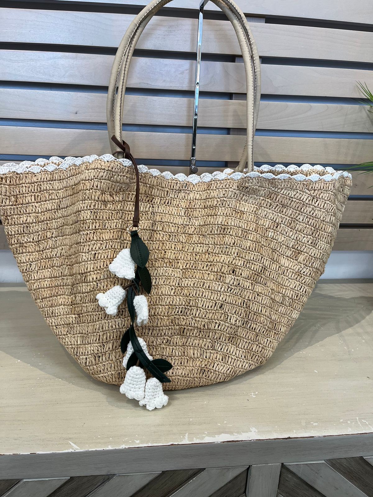 BTB Los Angeles Flores Tote- Natural/ White