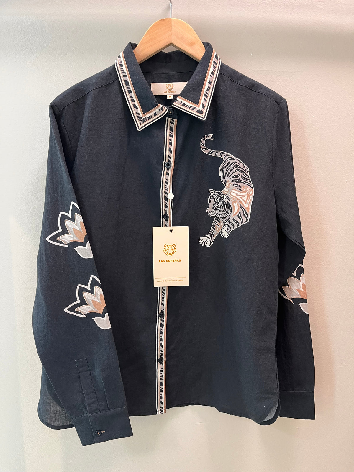 Las Surenas Shirt Lotus Tiger Eclipse- Black