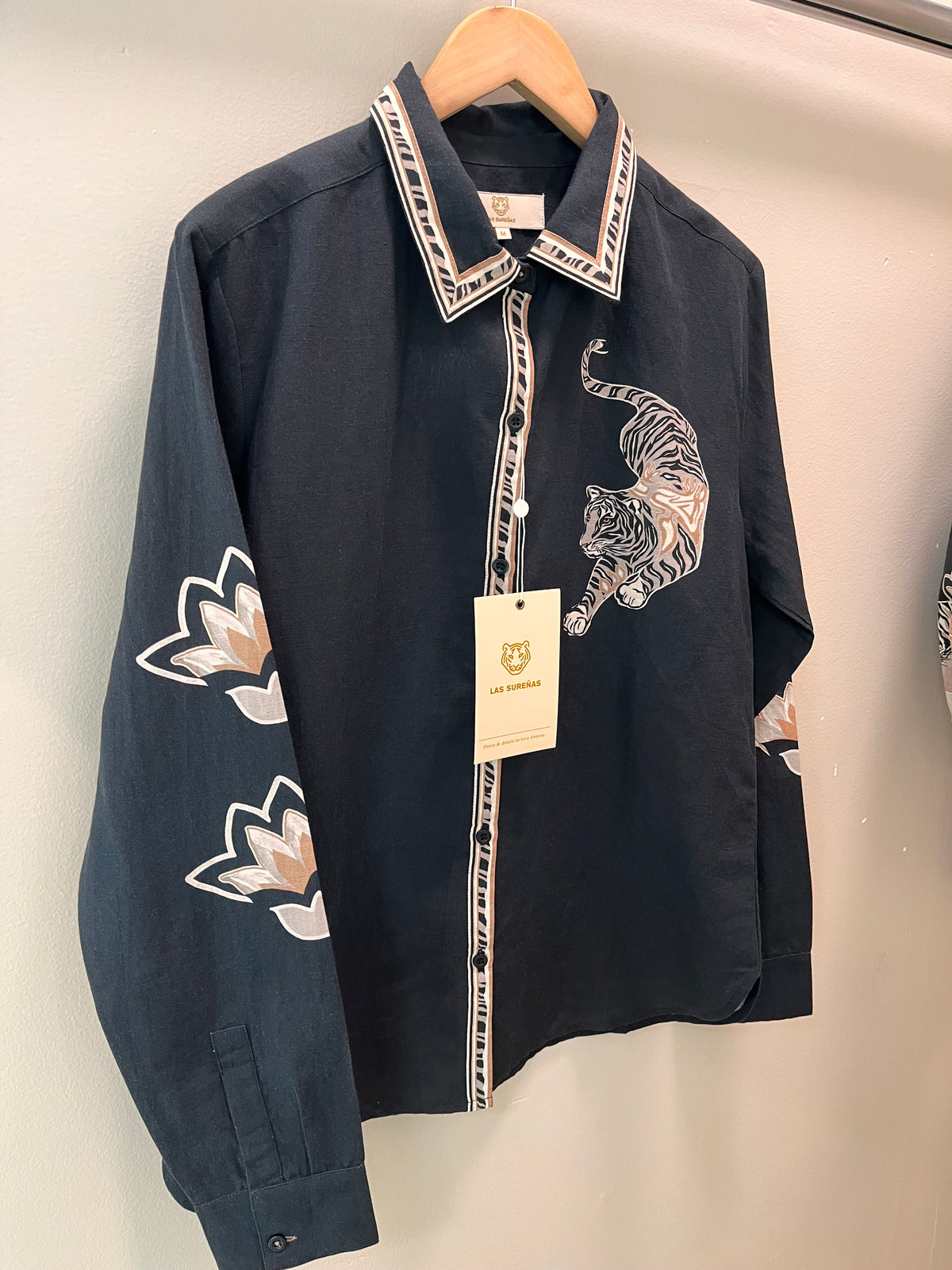Las Surenas Shirt Lotus Tiger Eclipse- Black