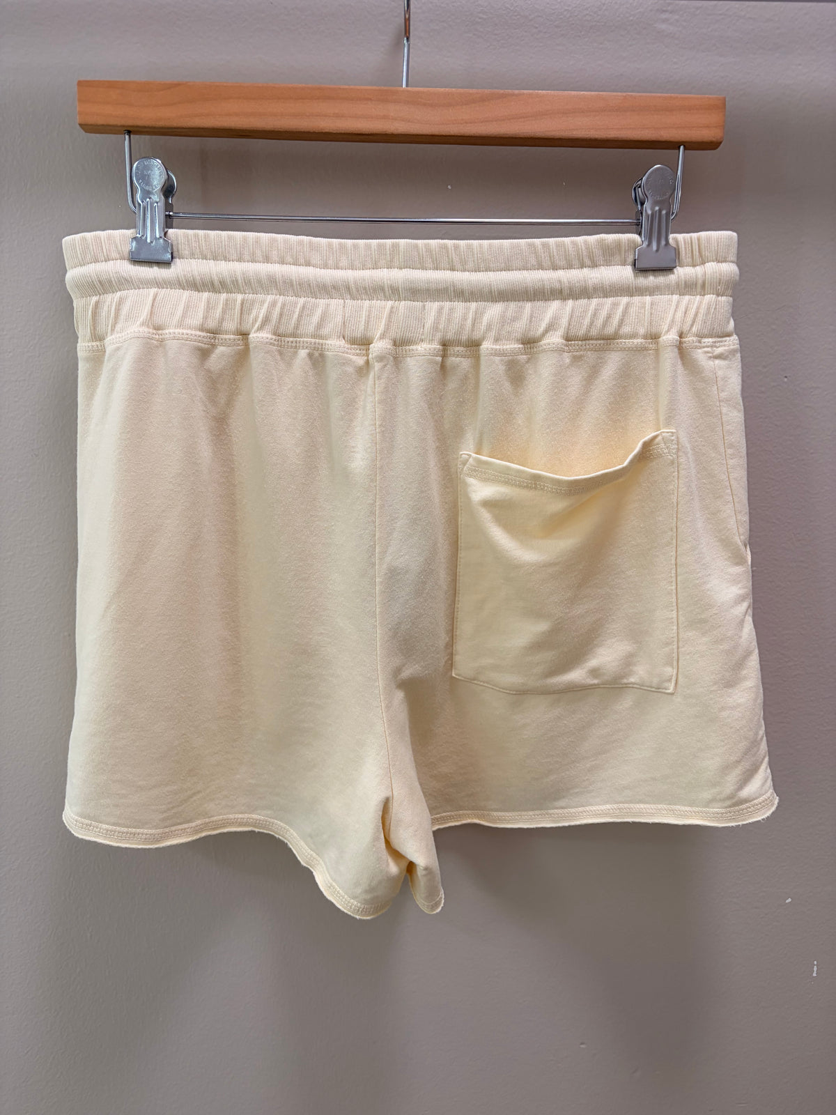 Mila Shorts - Butter