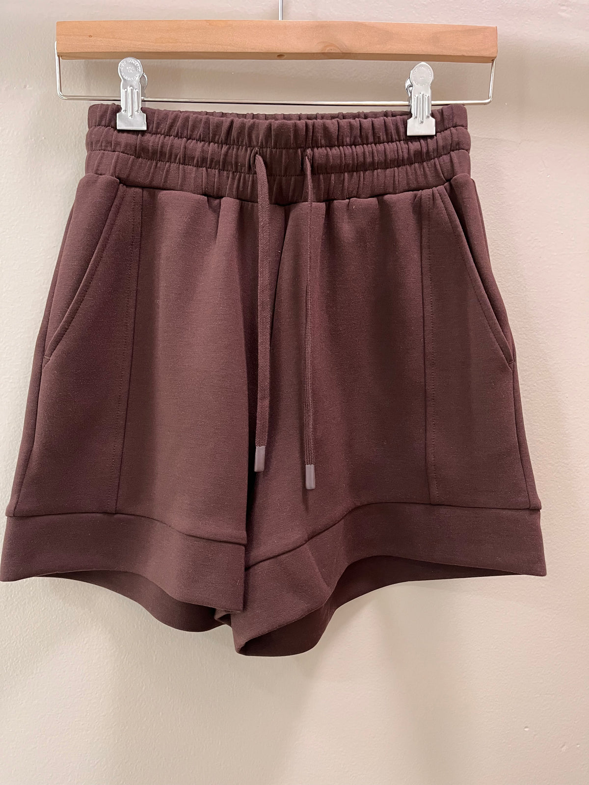 Varley Atrium High-Rise Short 4.5" - Coffee Bean