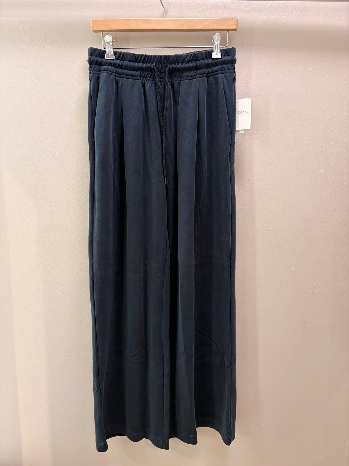 Beyond Yoga Luxe Sandwash Double Knit Wide Leg Pant- Dark Charcoal