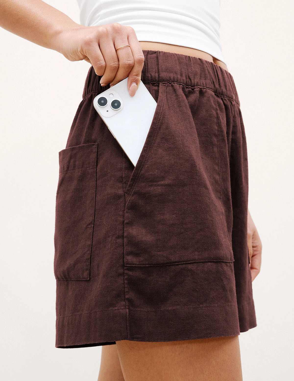 Beyond Yoga Softwash Linen Easy Short- Iced Mocha