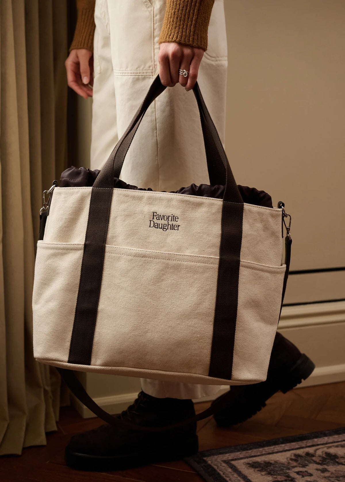 Favorite Daughter The Morgan Tote - Natural/Brown