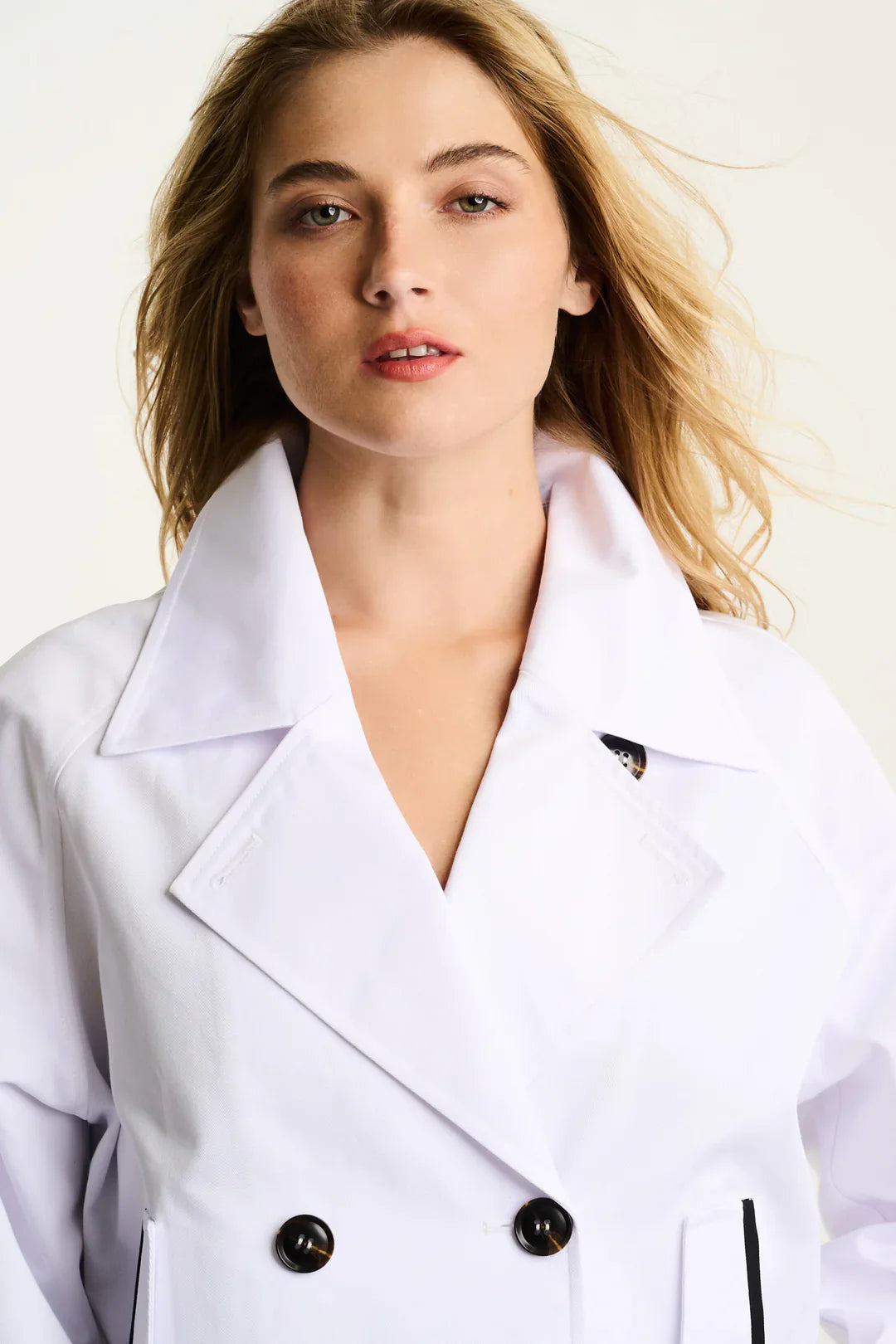 Lisa Todd In Trench Jacket - White