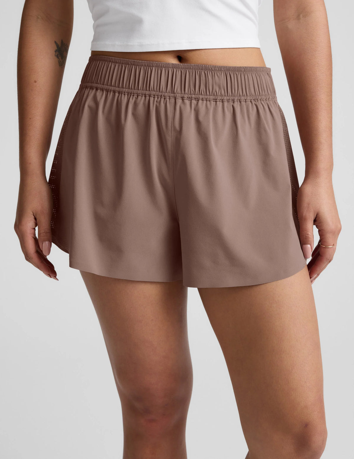 Beyond Yoga Solemate 2.5 Short - Rosey Taupe