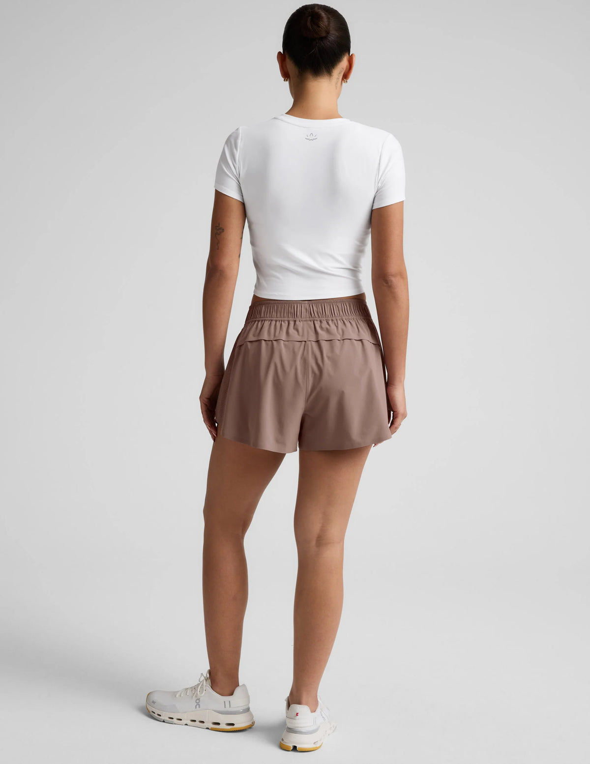 Beyond Yoga Solemate 2.5 Short - Rosey Taupe