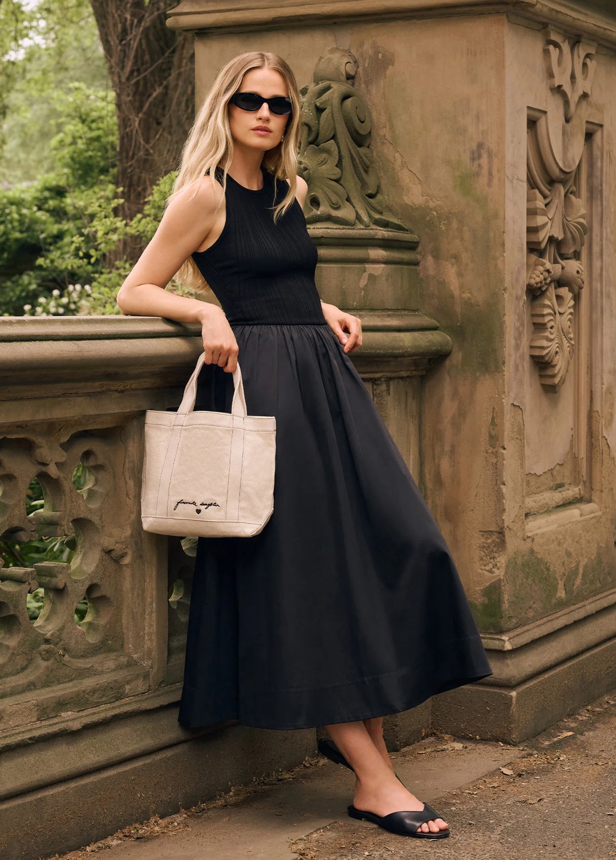 Favorite Daughter The Canvas Minnie Tote - Natural/Royal Blue
