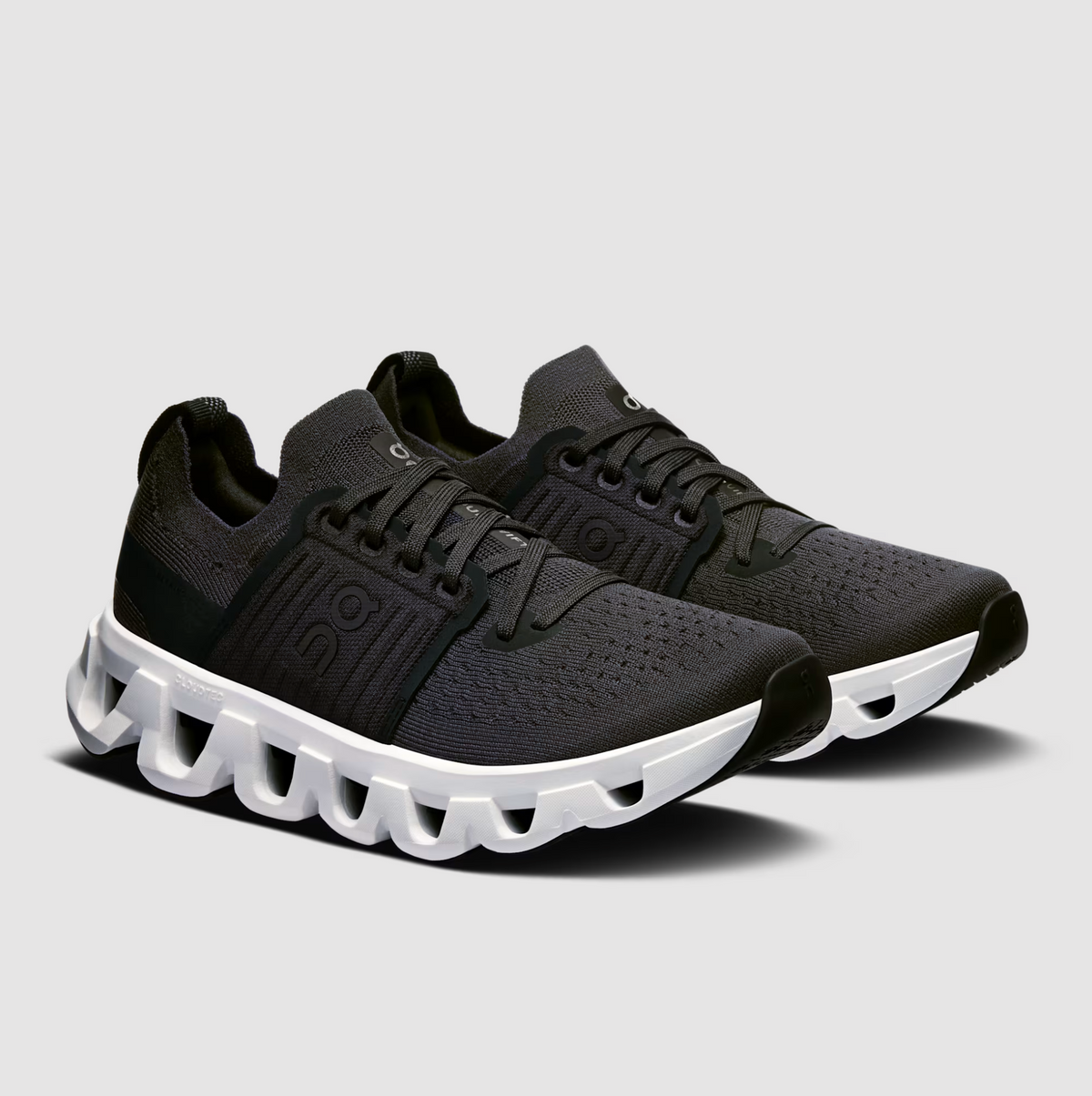 ON Running Women&#39;s Cloudswift 4 - Black/White