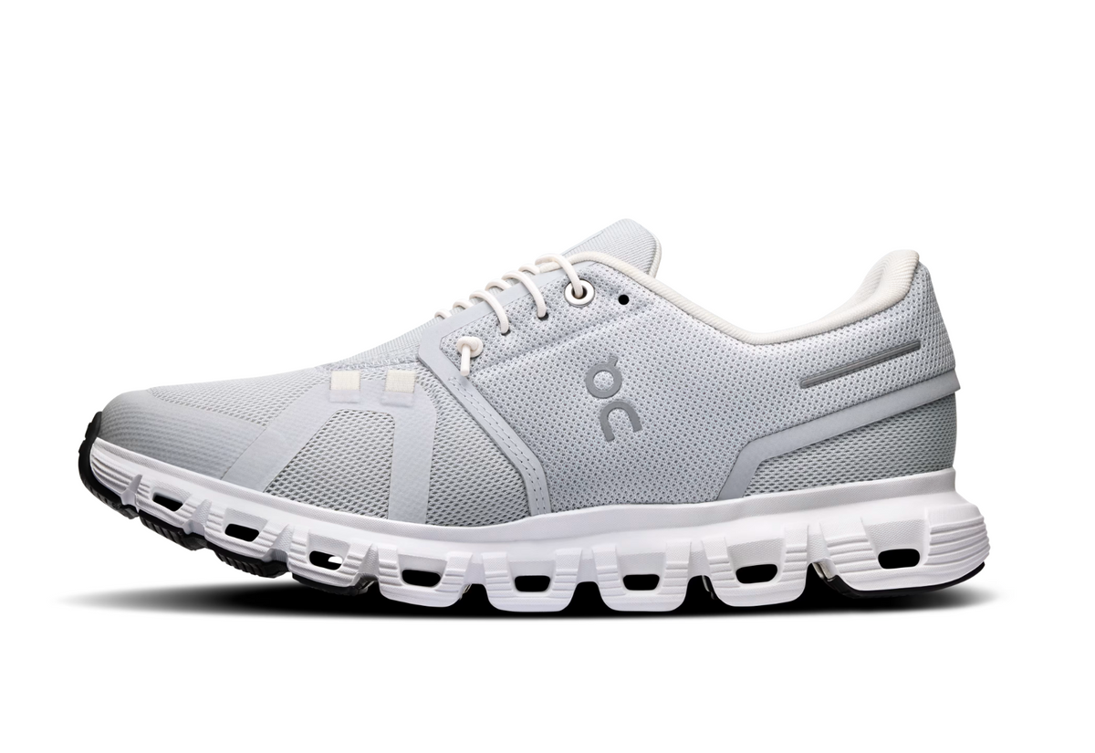 ON Running Women&#39;s Cloud 6 - Glacier/ White