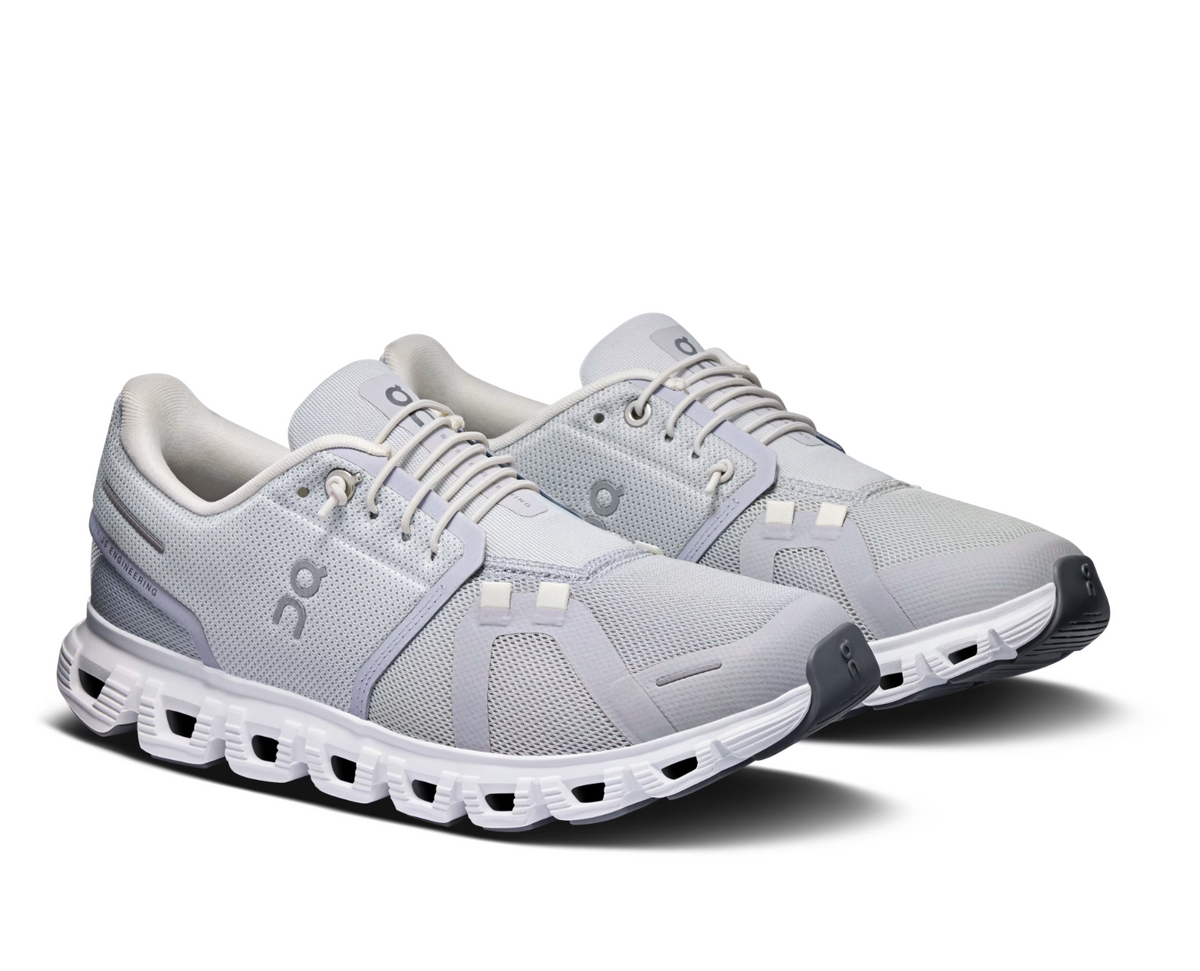ON Running Women&#39;s Cloud 6 - Glacier/ White