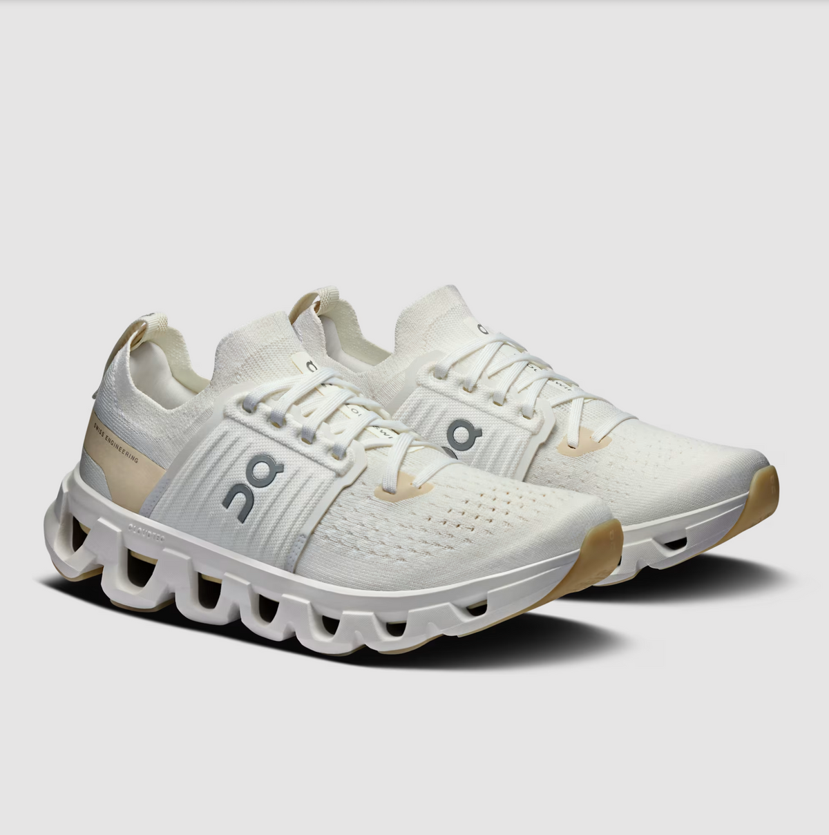 ON Running Women&#39;s Cloudswift 4 - White/Cream