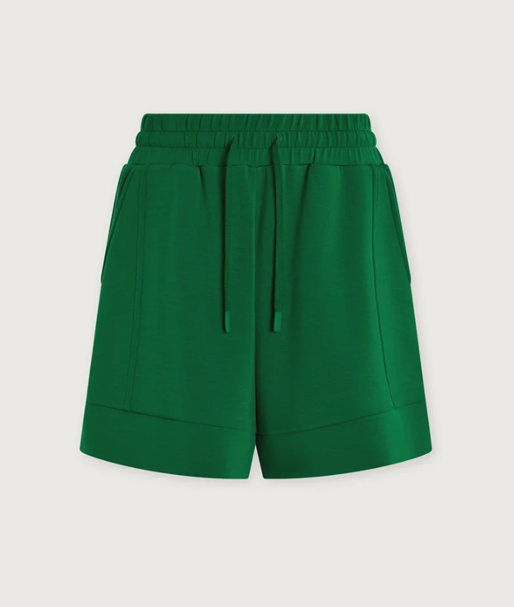 Varley Atrium High Rise Short 4.5&quot; - Verdant Green
