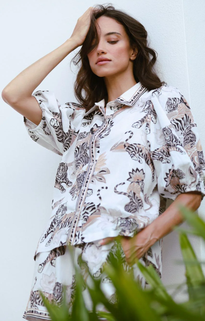 Las Surenas Balloon Shirt- Lotus Tiger Ecru
