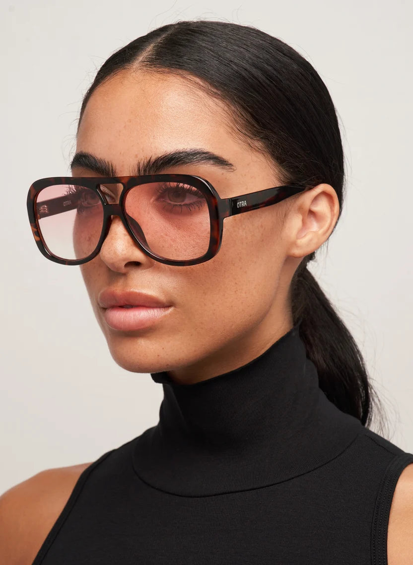 Otra Eyewear Yara- Tort/ Pink Fade