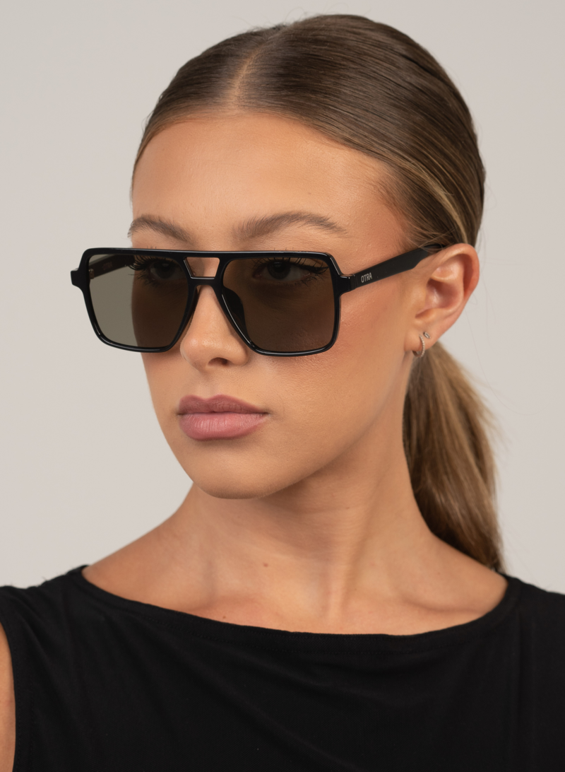Otra Eyewear Zoya- Black/ Smoke