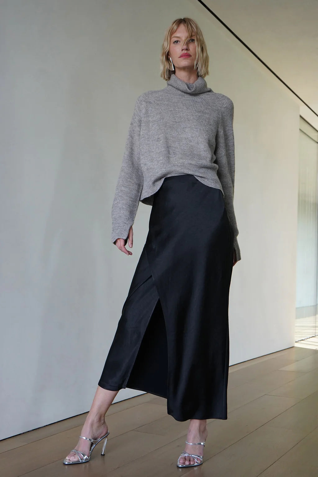 LNA Bevan Silky Skirt - Black