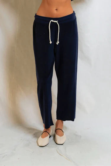 Perfect White Tee Eliana loop terry capri pant- Navy