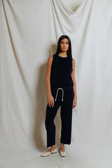Perfect White Tee Eliana loop terry capri pant- Navy