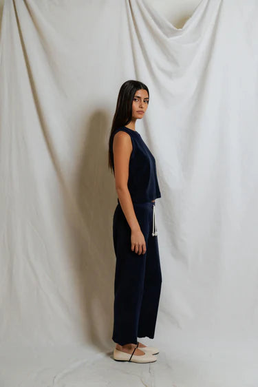 Perfect White Tee Eliana loop terry capri pant- Navy
