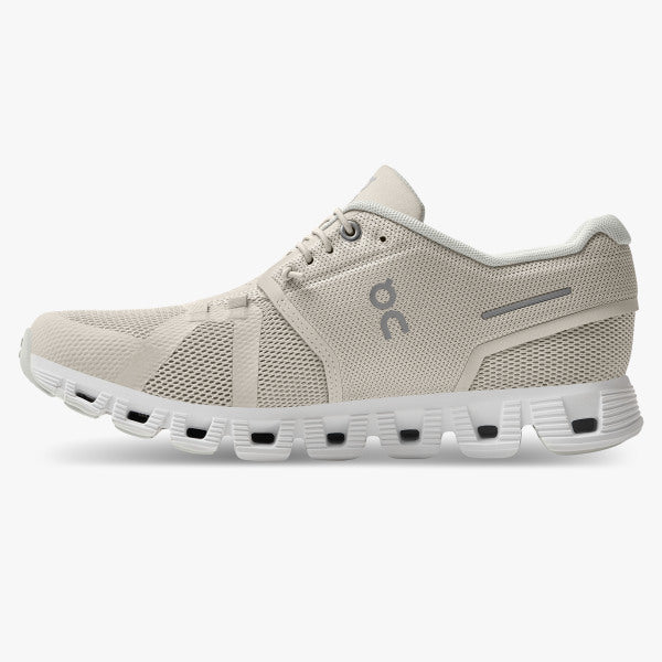 ON Running Women&#39;s Cloud 5 - Pearl/White